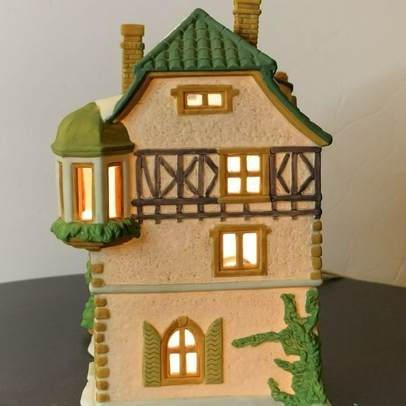 Dept 56 E. Staubr Backer Bakery, Alpine Village Lighted Christmas Building 1986 - Picture 7 of 12
